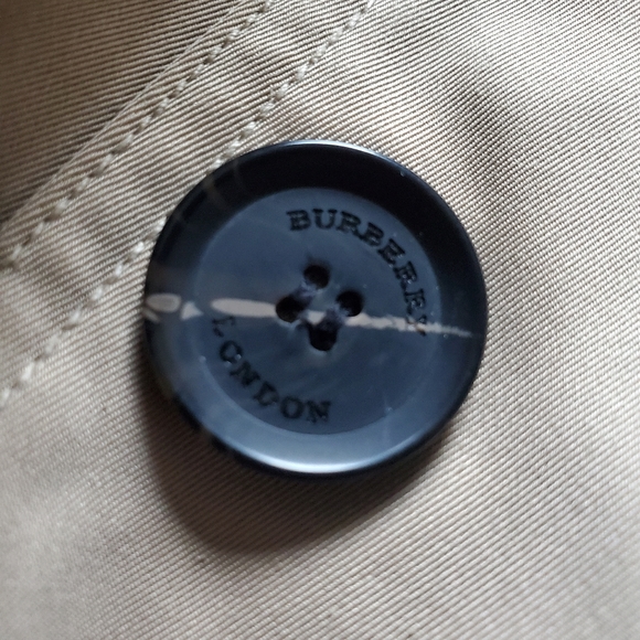 COPY - Burberry trench coat - Picture 9 of 10